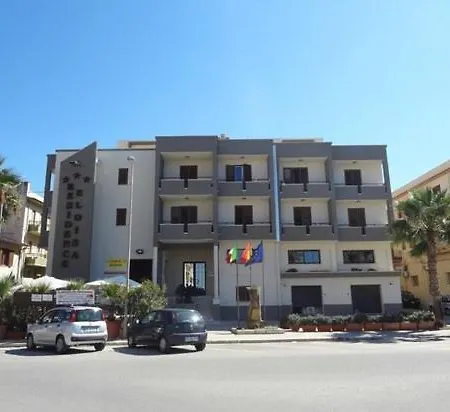 Eloisa Aparthotel *